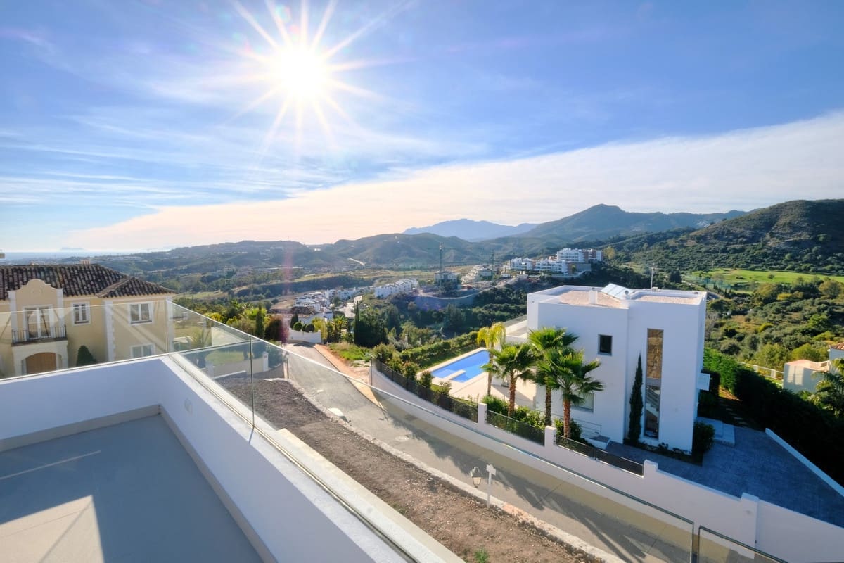 Chalet de 4 habitaciones en Benahavís en venta con piscina garaje - 2.400.000 € (Ref: 6983934)