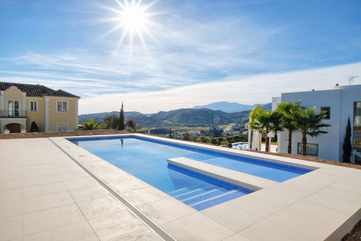 Chalet de 4 habitaciones en Benahavís en venta con piscina garaje - 2.400.000 € (Ref: 6983934)