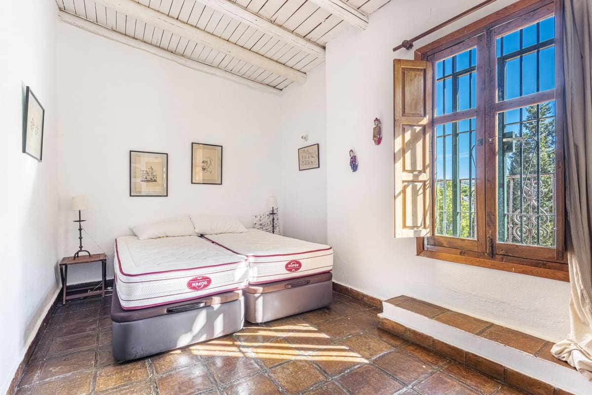 5 quarto Quinta/Casa Rural para venda em Benahavis com piscina garagem - 2 250 000 € (Ref: 7002124)