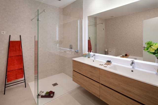 Chalet de 4 habitaciones en Casares en venta con piscina garaje - 728.500 € (Ref: 7015337)