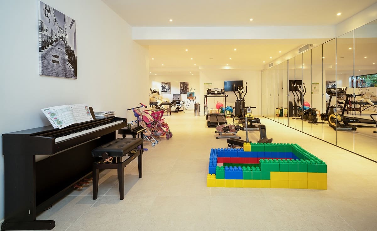 7 quarto Moradia para venda em Benahavis com piscina garagem - 5 849 000 € (Ref: 7047217)