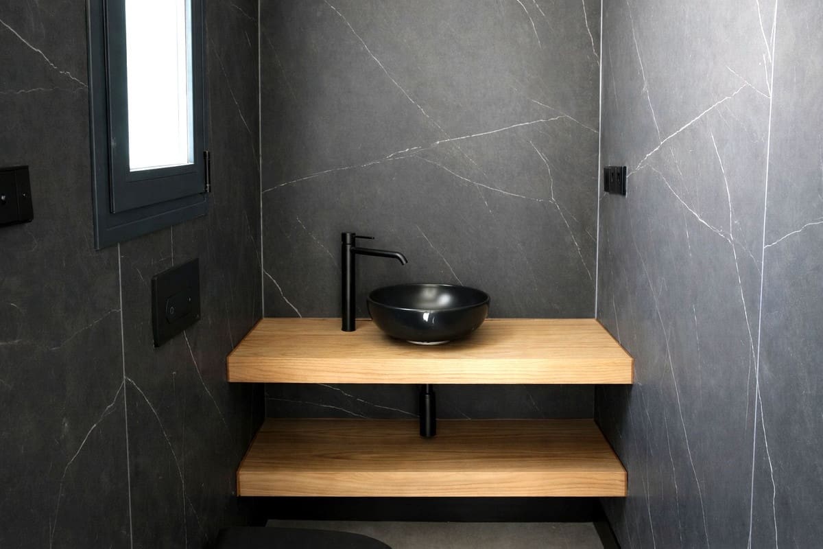 6 bedroom Villa for sale in Estepona with pool garage - € 1,950,000 (Ref: 7047218)