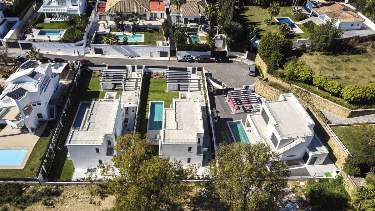 6 sovrum Villa till salu i New Golden Mile med pool garage - 1 950 000 € (Ref: 7047218)