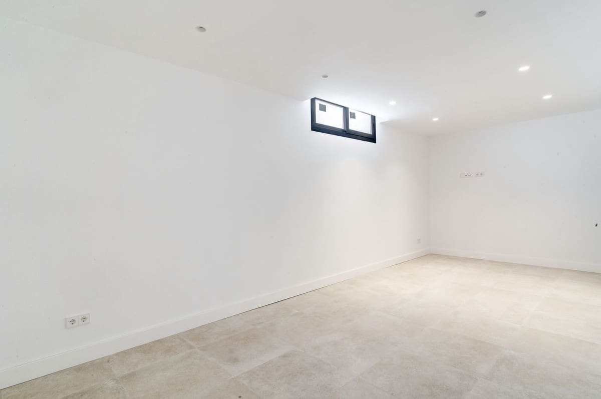 6 soveværelse Villa til salg i New Golden Mile med swimmingpool garage - € 1.950.000 (Ref: 7049314)