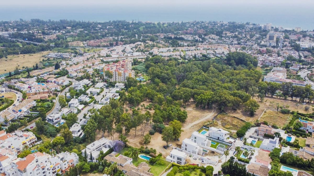 6 soveværelse Villa til salg i New Golden Mile med swimmingpool garage - € 1.950.000 (Ref: 7049314)