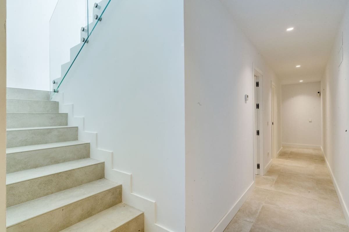 Chalet de 6 habitaciones en New Golden Mile en venta con piscina garaje - 1.950.000 € (Ref: 7049314)