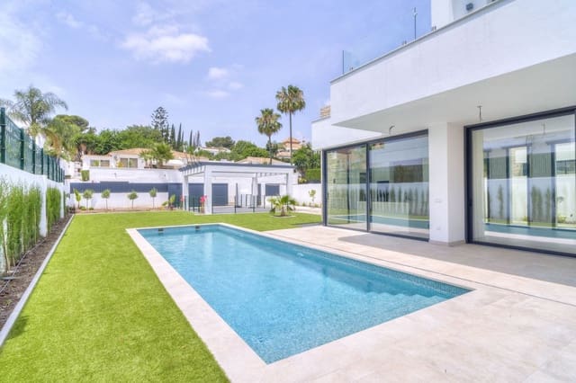 6 bedroom Villa for sale in Nueva Atalaya, Estepona with pool garage - € 1,950,000 (Ref: 7049314)