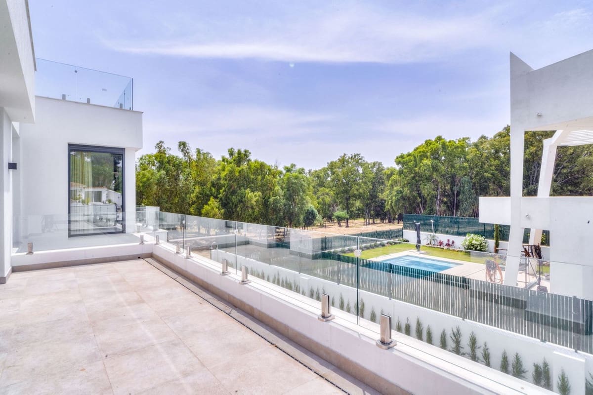 Chalet de 6 habitaciones en New Golden Mile en venta con piscina garaje - 1.950.000 € (Ref: 7049314)