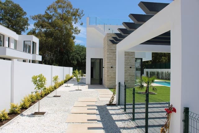 6 bedroom Villa for sale in Nueva Atalaya, Estepona with pool garage - € 1,950,000 (Ref: 7049314)
