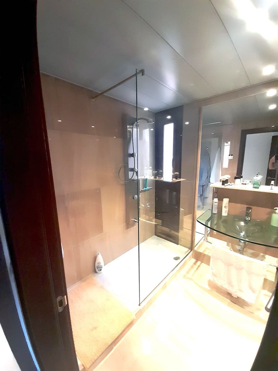 2 bedroom Beach Apartment for sale in New Golden Mile with pool garage - € 560,000 (Ref: 7052945)