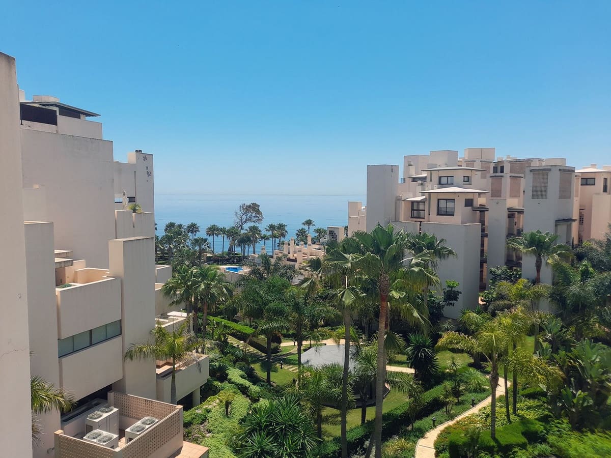 2 bedroom Beach Apartment for sale in New Golden Mile with pool garage - € 560,000 (Ref: 7052945)