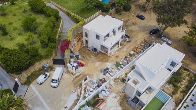 6 soveværelse Villa til salg i Nueva Atalaya, Estepona med swimmingpool garage - € 2.100.000 (Ref: 7057211)