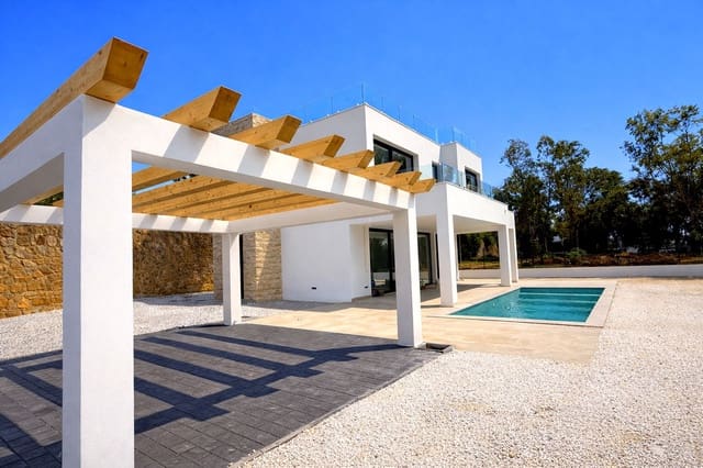 Chalet de 6 habitaciones en Nueva Atalaya, Estepona en venta con piscina garaje - 2.100.000 € (Ref: 7057211)