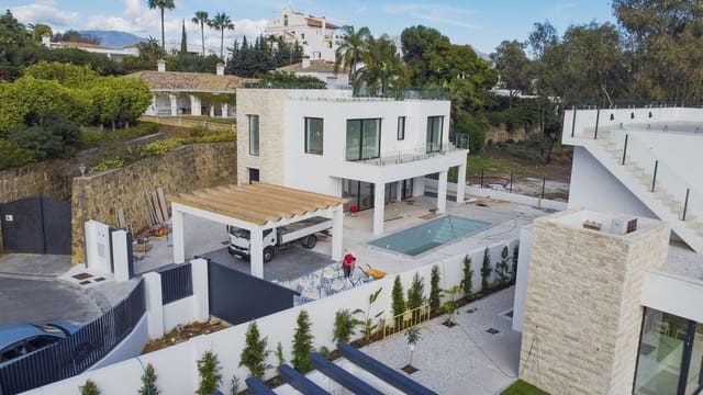 6 soveværelse Villa til salg i Nueva Atalaya, Estepona med swimmingpool garage - € 2.100.000 (Ref: 7057211)