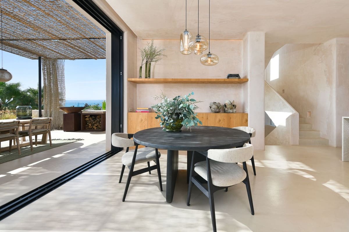 4 bedroom Villa for sale in Marbesa with garage - € 3,695,000 (Ref: 7212152)