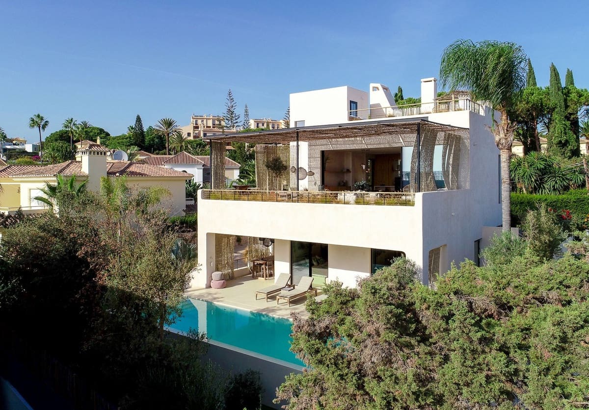 4 bedroom Villa for sale in Marbesa with garage - € 3,695,000 (Ref: 7212152)