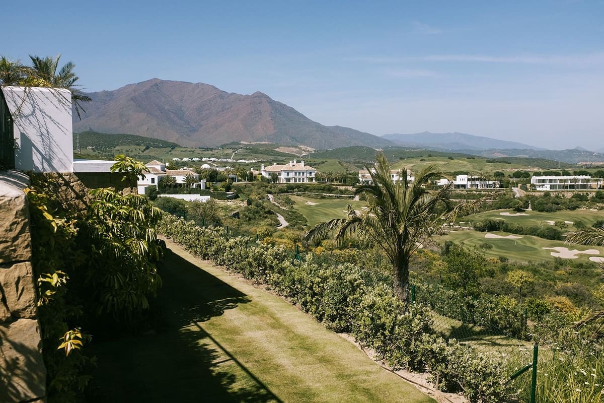 3 quarto Moradia para venda em Casares com piscina garagem - 4 200 000 € (Ref: 7560410)