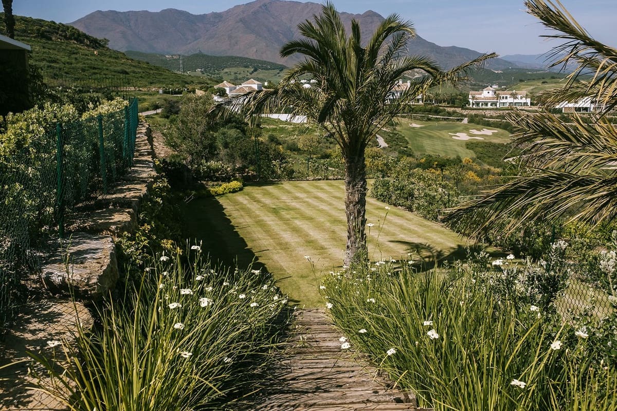 3 quarto Moradia para venda em Casares com piscina garagem - 4 200 000 € (Ref: 7560410)