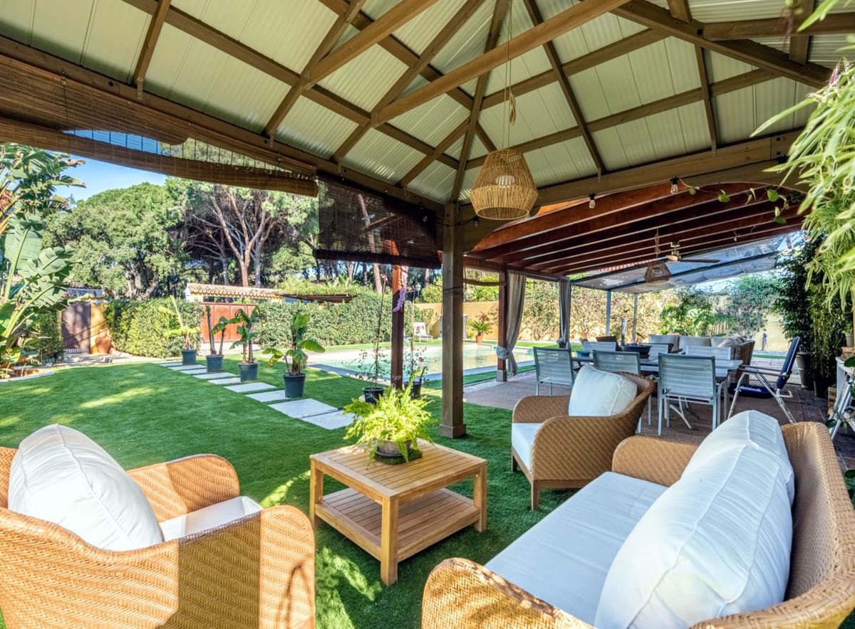 3 sypialnia Willa na sprzedaż w Elviria z basenem garażem - 1 495 000 € (Ref: 7891200)