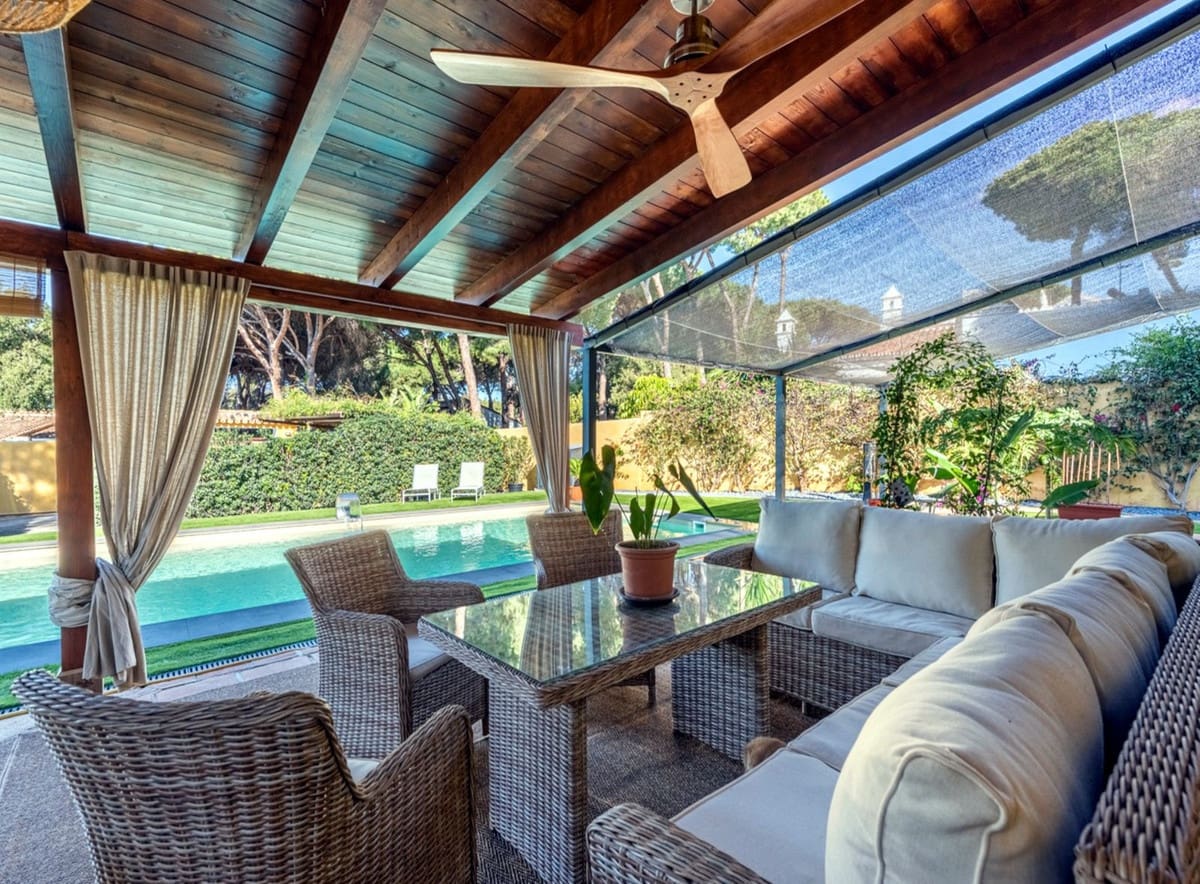 3 sypialnia Willa na sprzedaż w Elviria z basenem garażem - 1 495 000 € (Ref: 7891200)