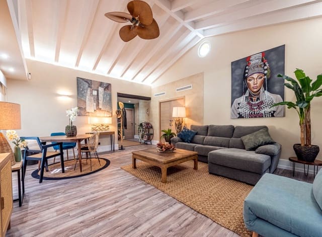 3 sypialnia Willa na sprzedaż w Elviria, Marbella z basenem garażem - 1 495 000 € (Ref: 7891200)