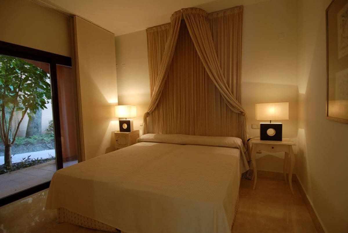 3 bedroom Beach Apartment for sale in San Pedro de Alcantara with pool garage - € 1,300,000 (Ref: 8297009)