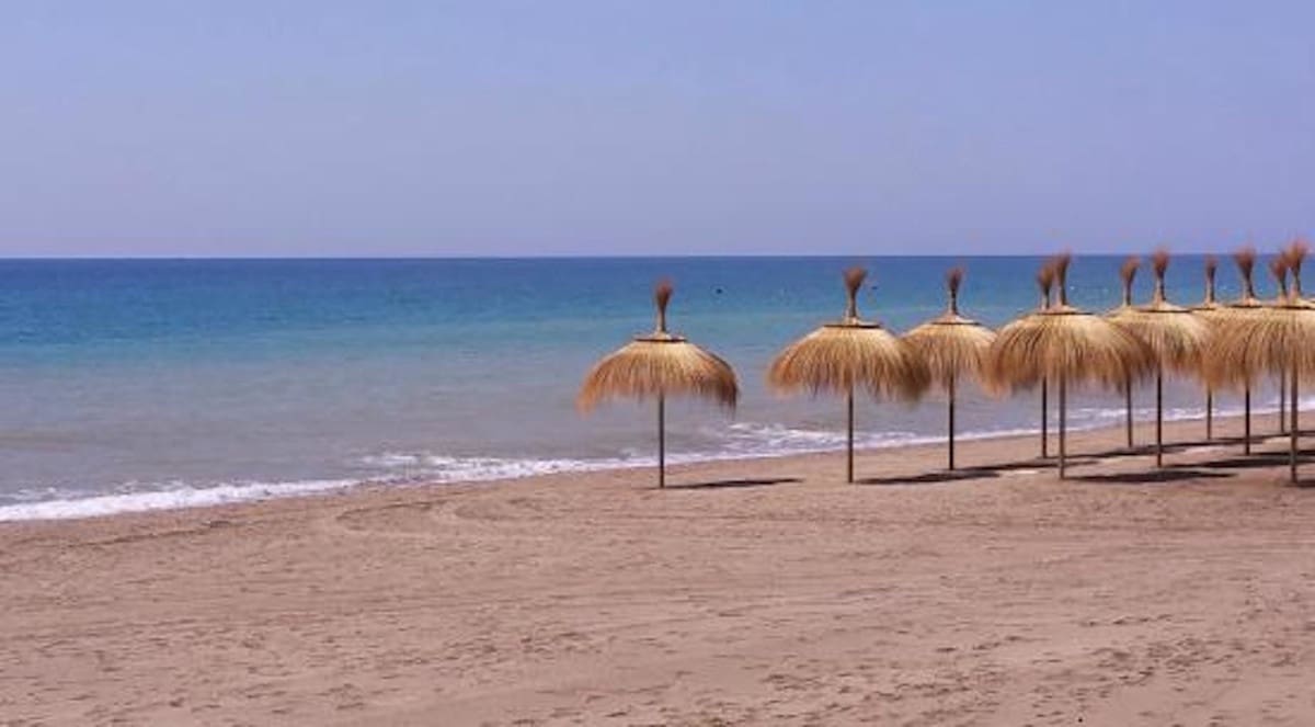 3 bedroom Beach Apartment for sale in San Pedro de Alcantara with pool garage - € 1,300,000 (Ref: 8297009)