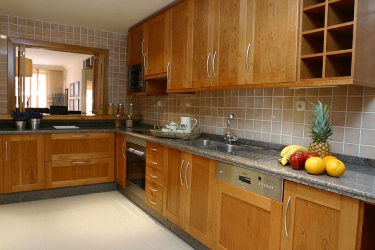 3 bedroom Beach Apartment for sale in San Pedro de Alcantara with pool garage - € 1,300,000 (Ref: 8297009)