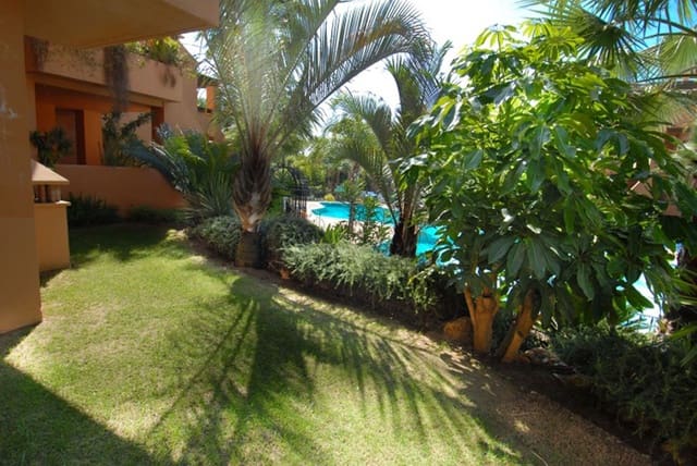 Apartamento Playa de 3 habitaciones en San Pedro de Alcantara, Marbella en venta con piscina garaje - 1.300.000 € (Ref: 8297009)