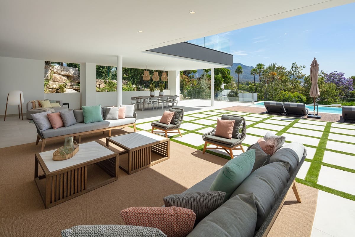 5 soverom Villa til salgs i Nueva Andalucia med svømmebasseng garasje - € 3 595 000 (Ref: 8297012)