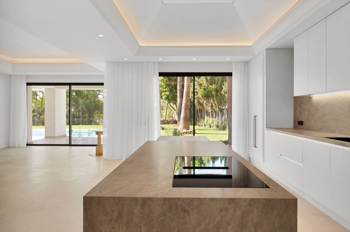 6 chambre Villa/Maison à vendre à Golden Mile avec piscine garage - 8 500 000 € (Ref: 8297091)