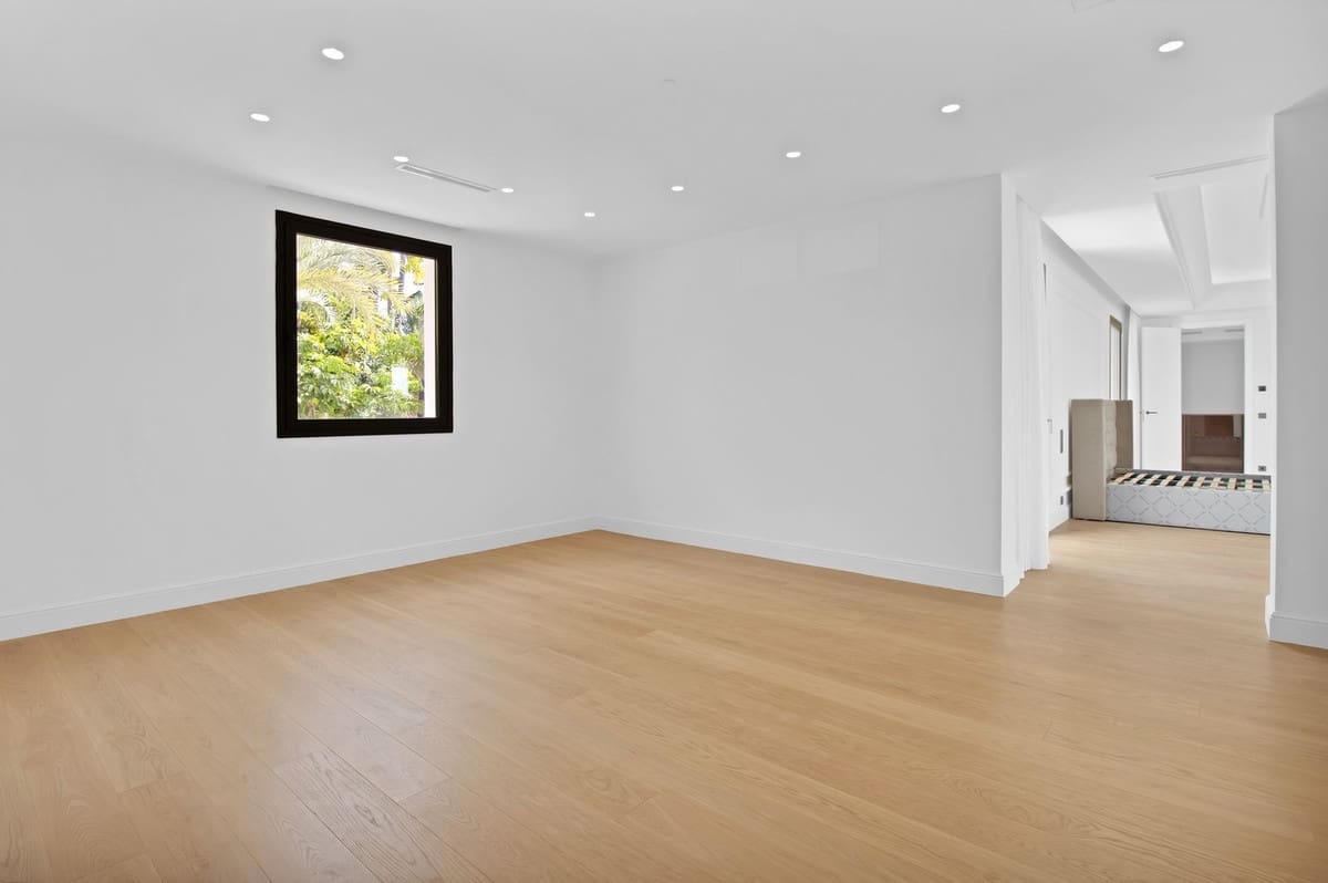 6 chambre Villa/Maison à vendre à Golden Mile avec piscine garage - 8 500 000 € (Ref: 8297091)