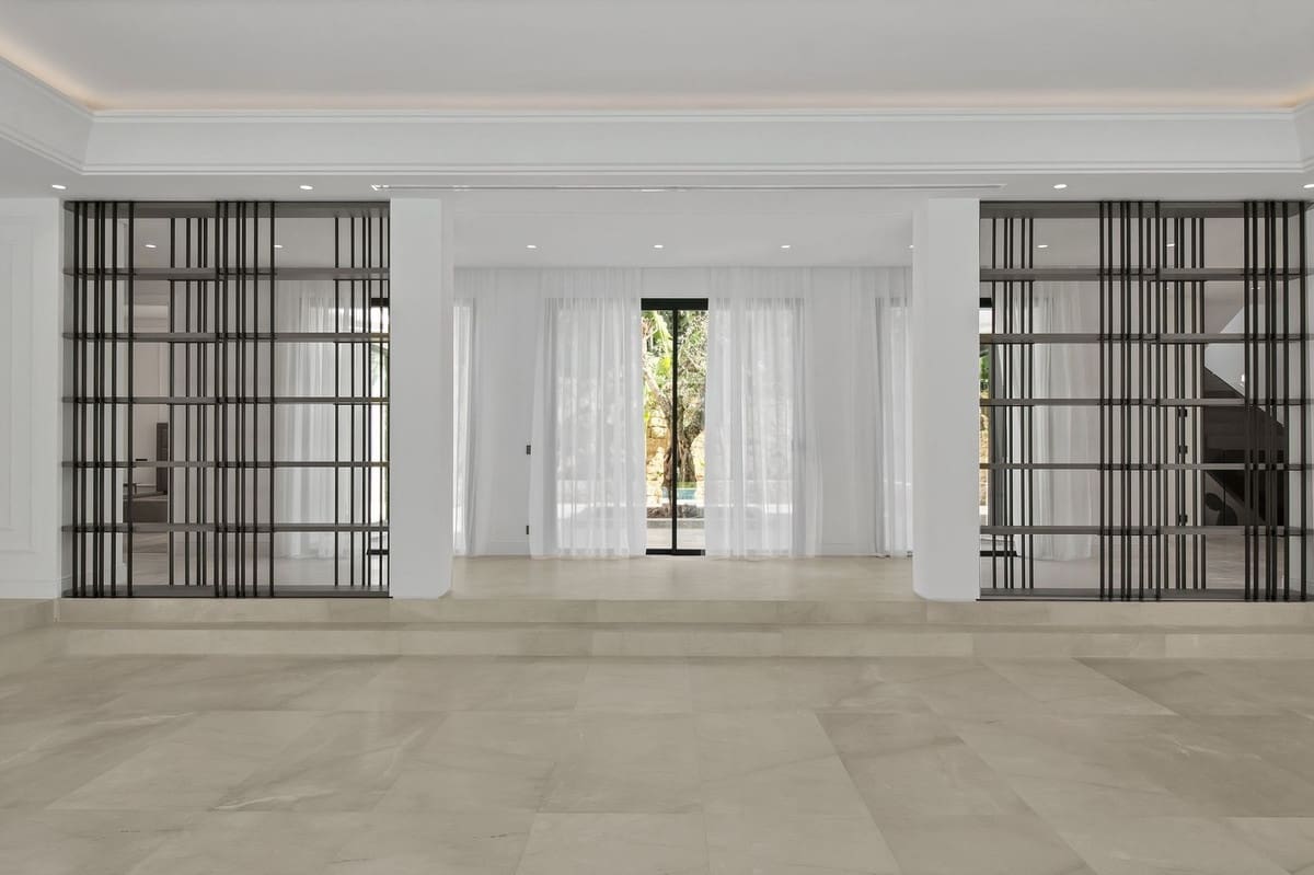 6 chambre Villa/Maison à vendre à Golden Mile avec piscine garage - 8 500 000 € (Ref: 8297091)