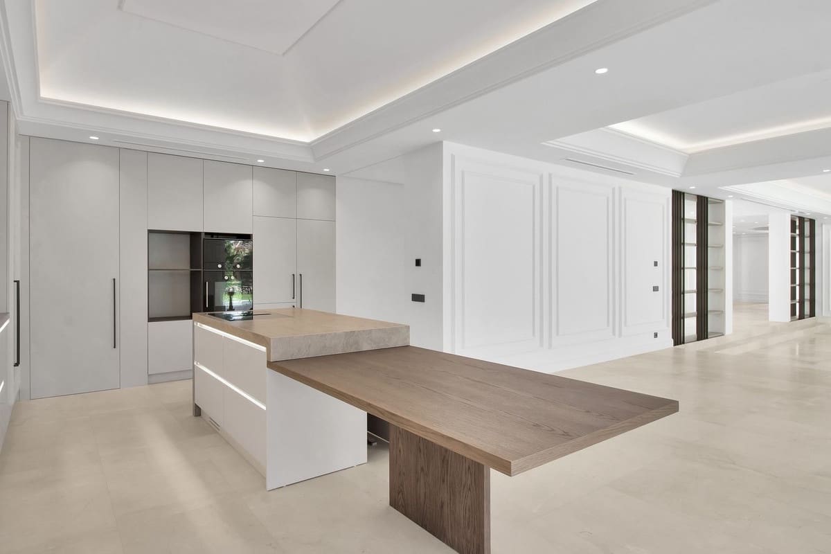 6 chambre Villa/Maison à vendre à Golden Mile avec piscine garage - 8 500 000 € (Ref: 8297091)