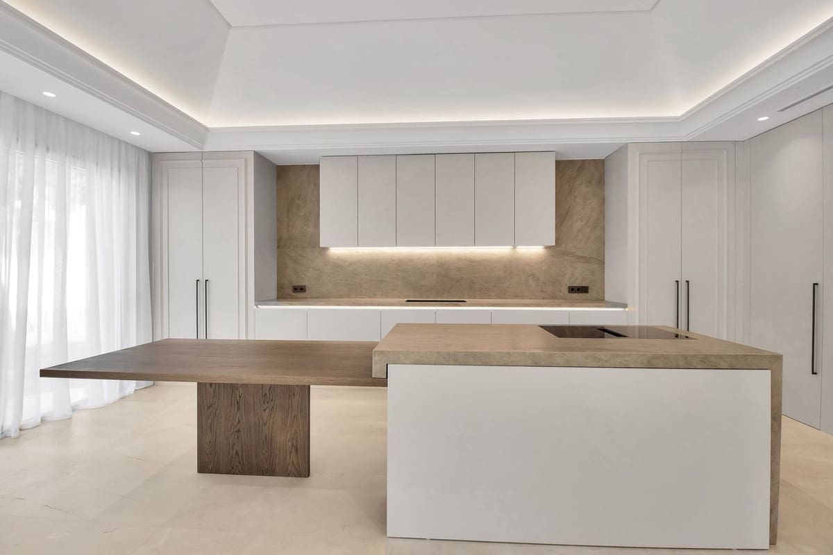 6 chambre Villa/Maison à vendre à Golden Mile avec piscine garage - 8 500 000 € (Ref: 8297091)