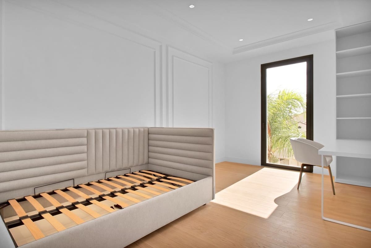 6 chambre Villa/Maison à vendre à Golden Mile avec piscine garage - 8 500 000 € (Ref: 8297091)