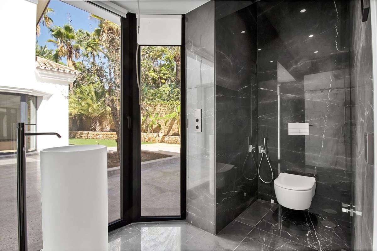 6 chambre Villa/Maison à vendre à Golden Mile avec piscine garage - 8 500 000 € (Ref: 8297091)