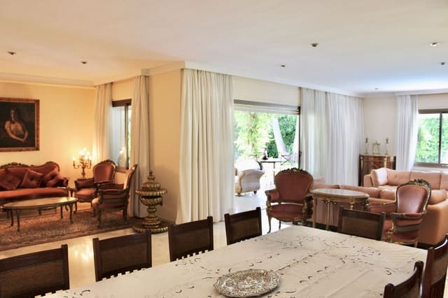 6 sypialnia Willa na sprzedaż w Los Monteros, Marbella z basenem garażem - 3 895 000 € (Ref: 8942156)