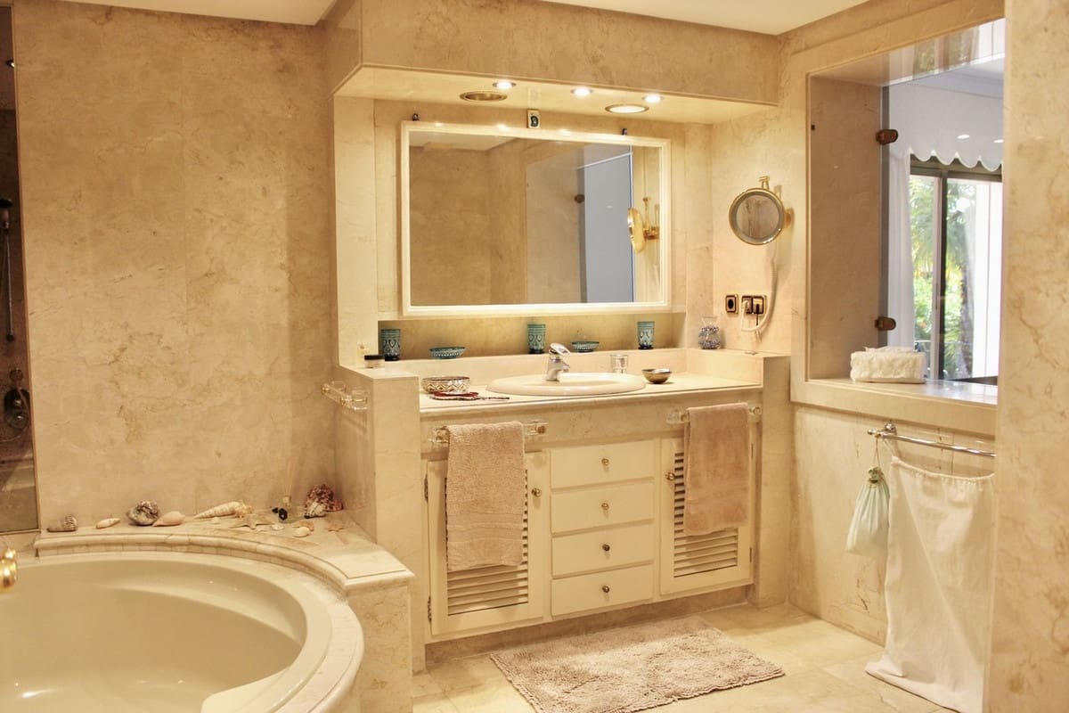 6 chambre Villa/Maison à vendre à Los Monteros avec piscine garage - 3 895 000 € (Ref: 8942156)