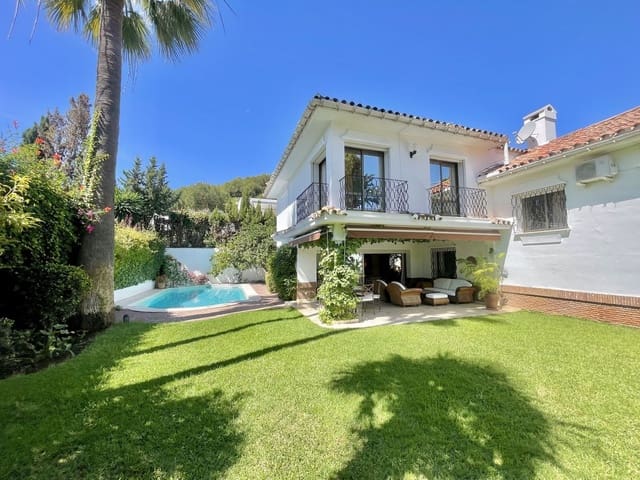 6 chambre Villa/Maison à vendre à Los Monteros, Marbella avec piscine garage - 3 895 000 € (Ref: 8942156)