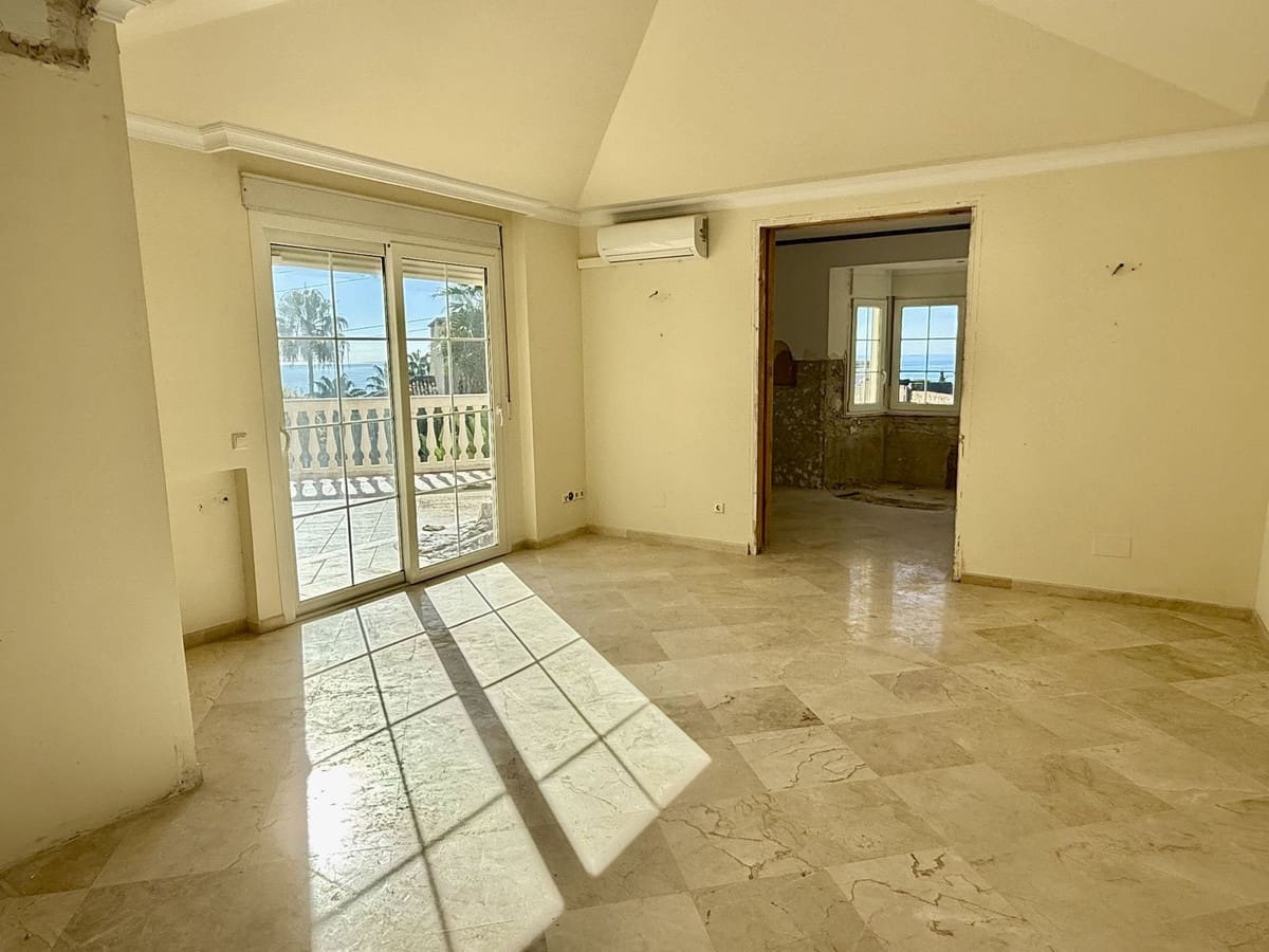 6 sypialnia Willa na sprzedaż w Marbella z basenem garażem - 1 790 000 € (Ref: 9194842)