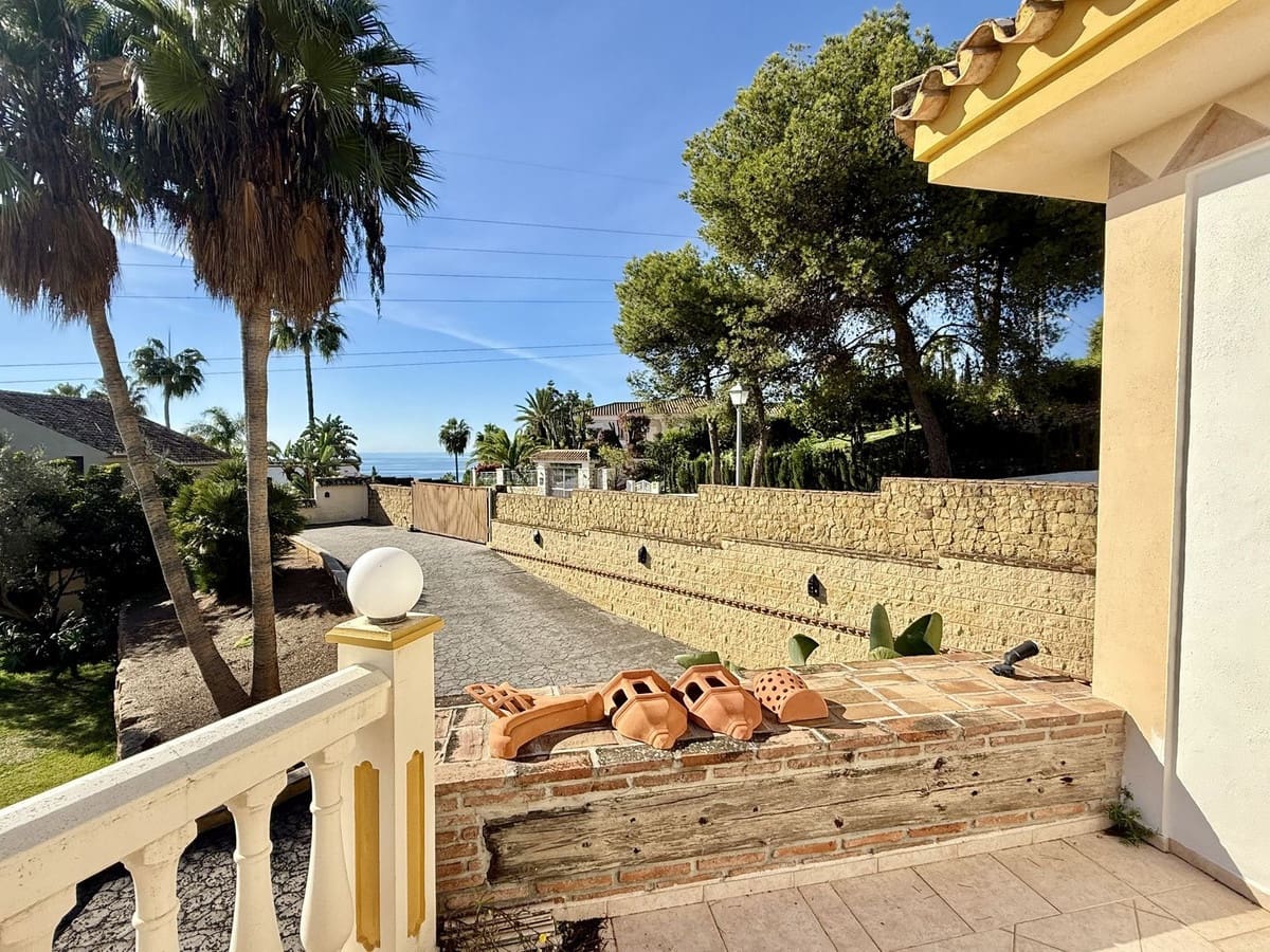 6 sypialnia Willa na sprzedaż w Marbella z basenem garażem - 1 790 000 € (Ref: 9194842)