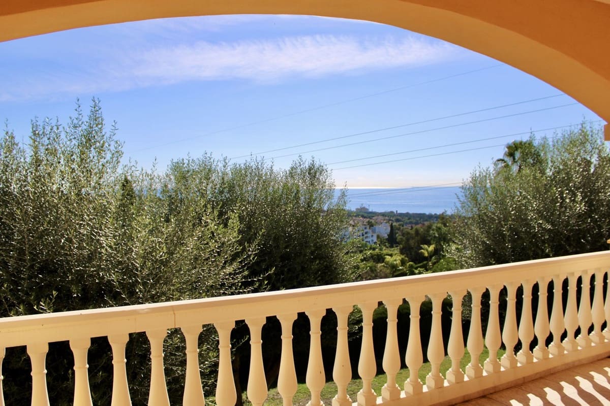 6 bedroom Villa for sale in Marbella with pool garage - € 1,790,000 (Ref: 9194842)