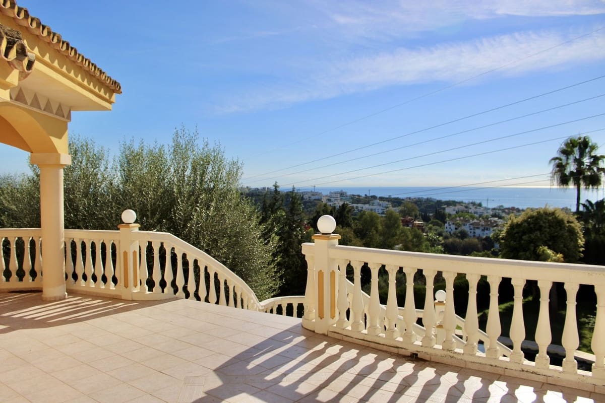 6 bedroom Villa for sale in Marbella with pool garage - € 1,790,000 (Ref: 9194842)