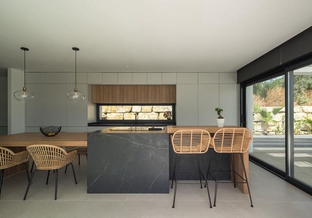 5 bedroom Villa for sale in Benalmadena Costa, Benalmádena with pool garage - € 4,500,000 (Ref: 9466307)