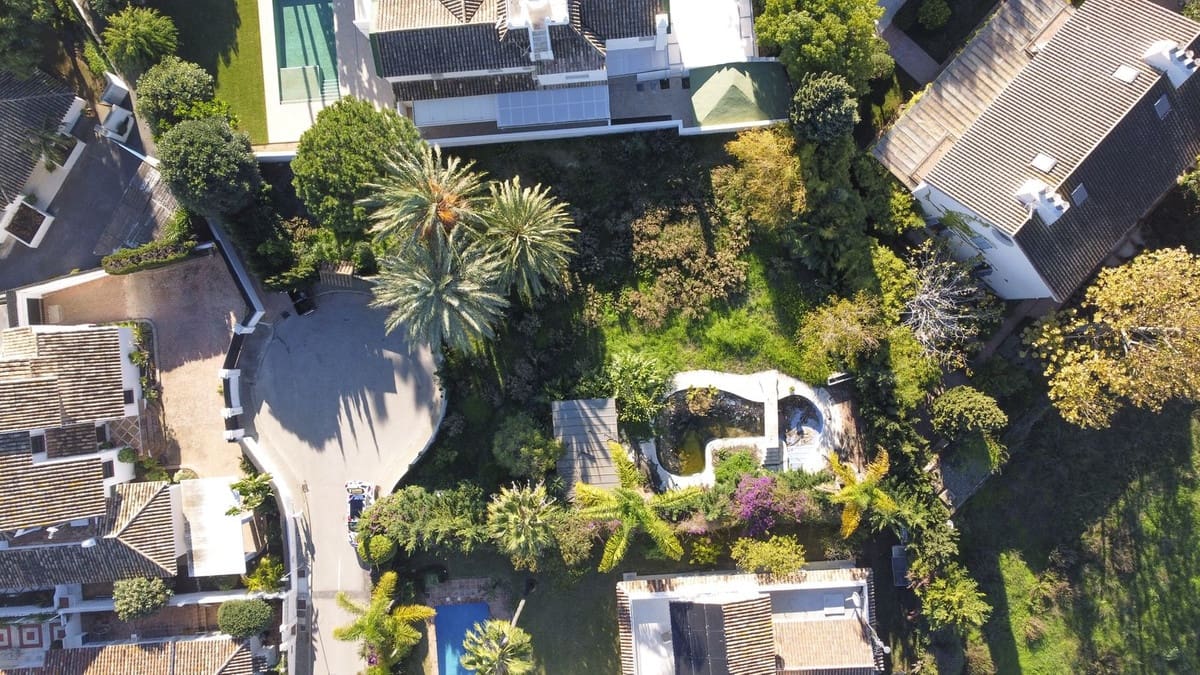 Building Plot for sale in Guadalmina - € 1,450,000 (Ref: 9528969)