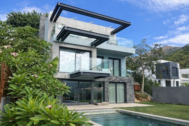 Chalet de 5 habitaciones en Mijas en venta con piscina - 1.600.000 € (Ref: 9742147)