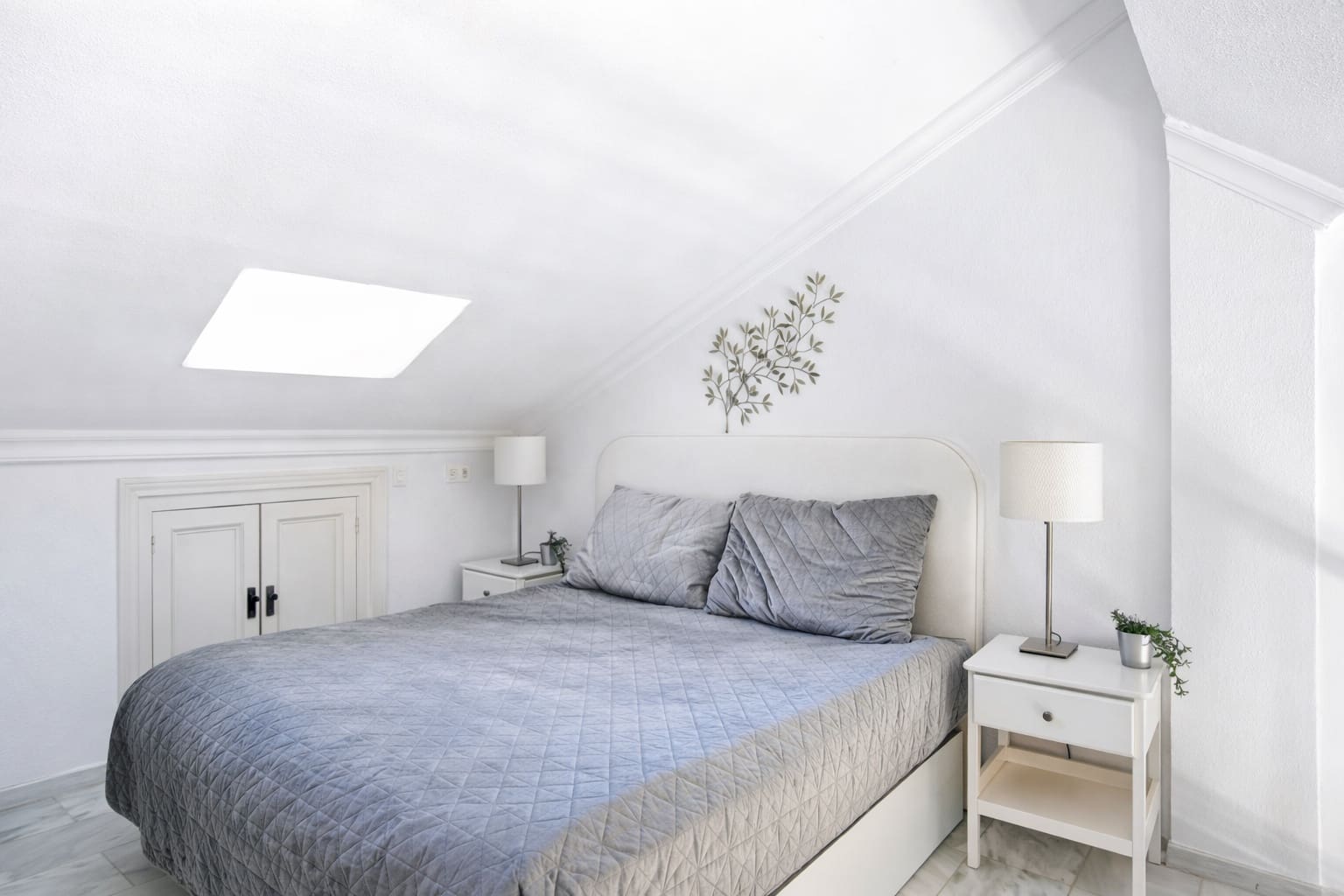 2 bedroom Penthouse for sale in Marbella with pool - € 5,150,000 (Ref: 9742148)