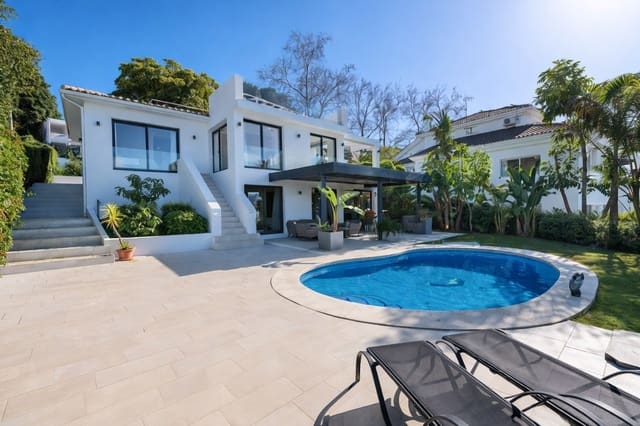 4 bedroom Villa for sale in Marbella with pool garage - € 1,895,000 (Ref: 9742164)