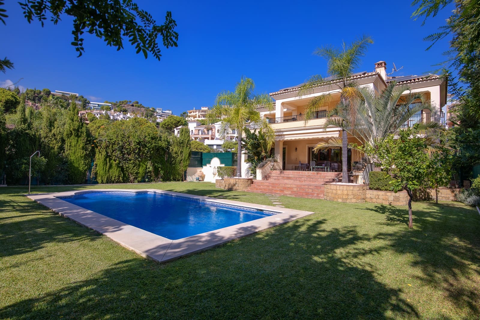 6 soveværelse Villa til salg i Benahavis med swimmingpool - € 2.100.000 (Ref: 9742172)